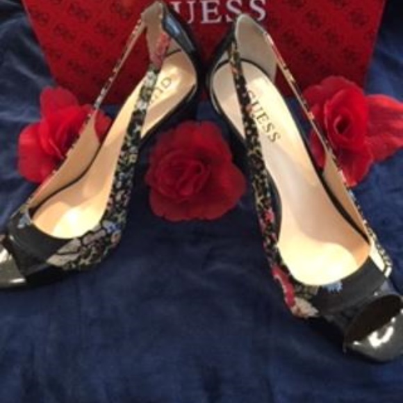 NIB! GUESS BLACK MULTI FABRIC FLORAL HEEL SIZE 6.5 - Picture 2 of 7